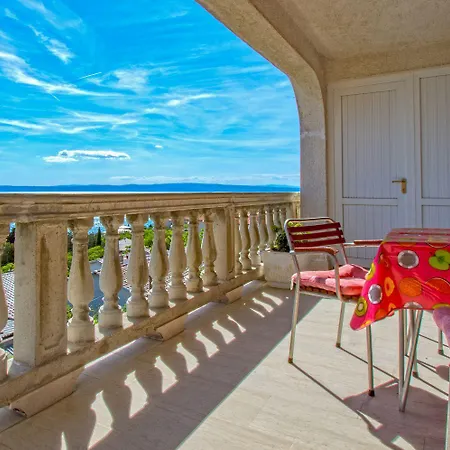 Apartman Komfortables Nur 400 Meter Zum Mit Traumhaften Meerblick Novi Vinodolski