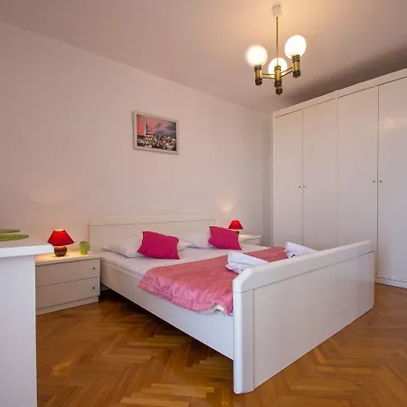 Apartmán Komfortables Nur 400 Meter Zum Mit Traumhaften Meerblick Novi Vinodolski